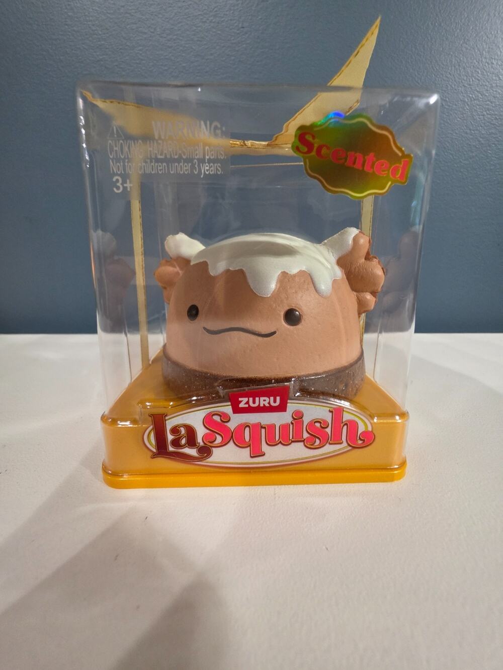 ZURU La Squish La Snaxolotl Scented Squishy Foam Fidget Toy Brown White 17601A